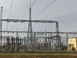 Cum se transmite electricitatea de la centralele electrice către consumatori