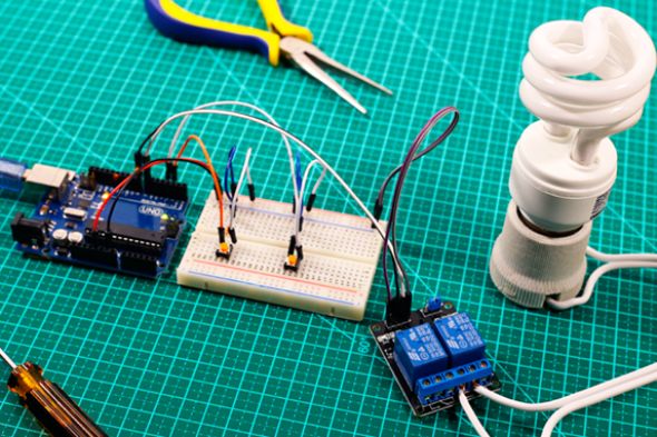 Sarcina Arduino și 220V