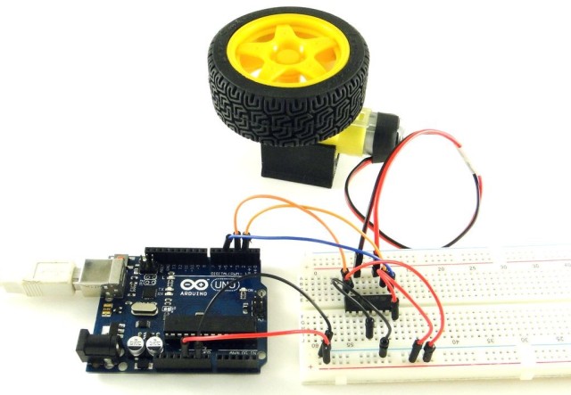 Control motor și servo cu Arduino