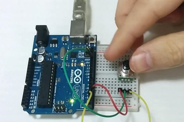 Cum să conectați codificatorul incremental la Arduino