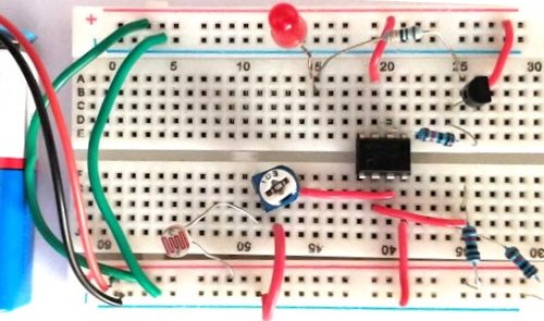 Utilizarea podului Wheatstone pentru a conecta un fotorezistor